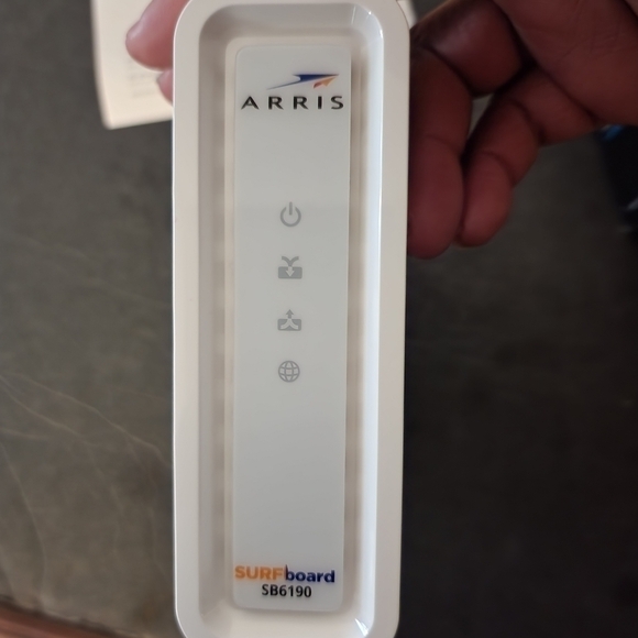 ARRIS SURFboard DOCSIS 3.0 Cable Modem - SB6190 - Picture 3 of 10